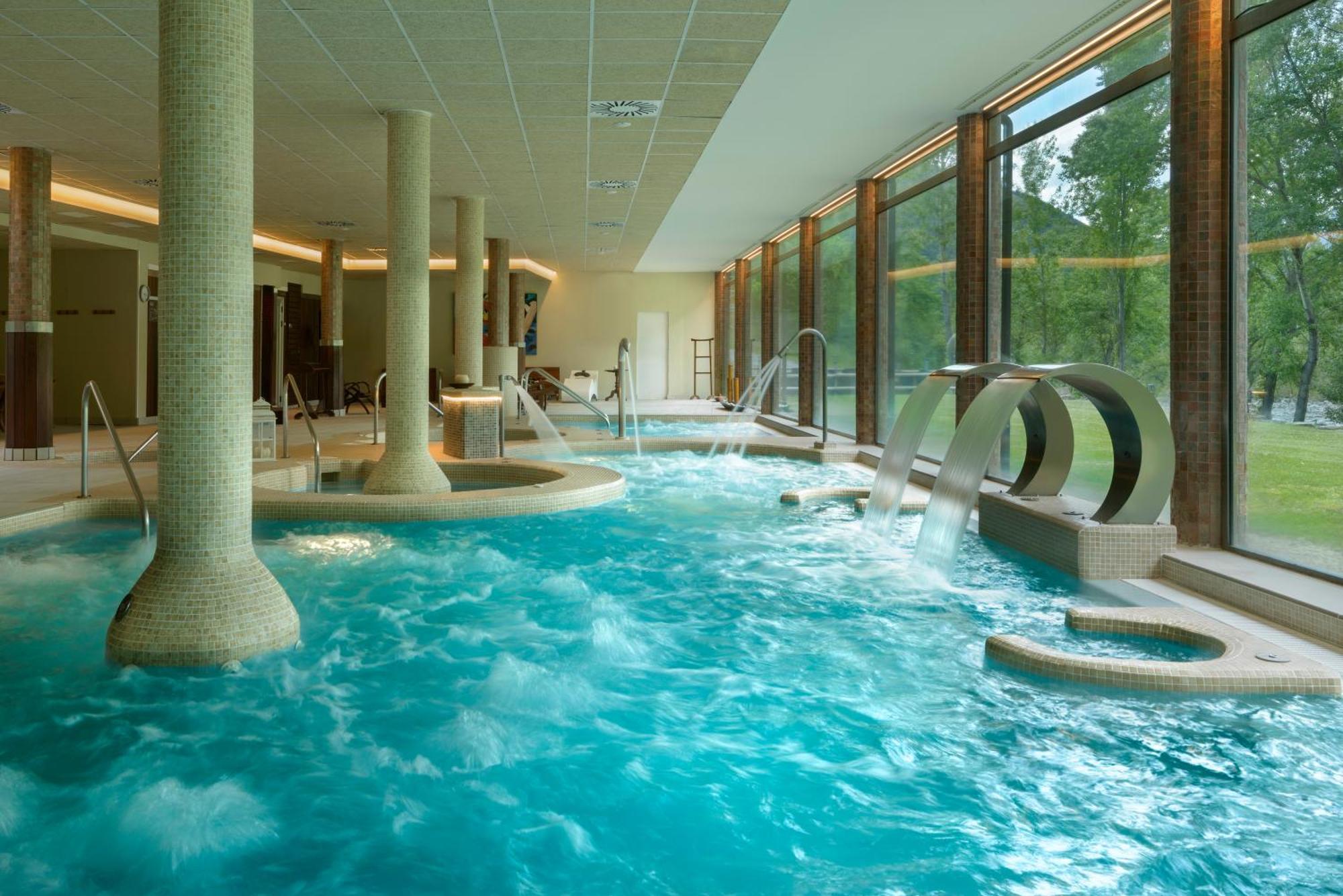 Hotel & Spa Monasterio De Boltana Luaran gambar The spa at The Grove