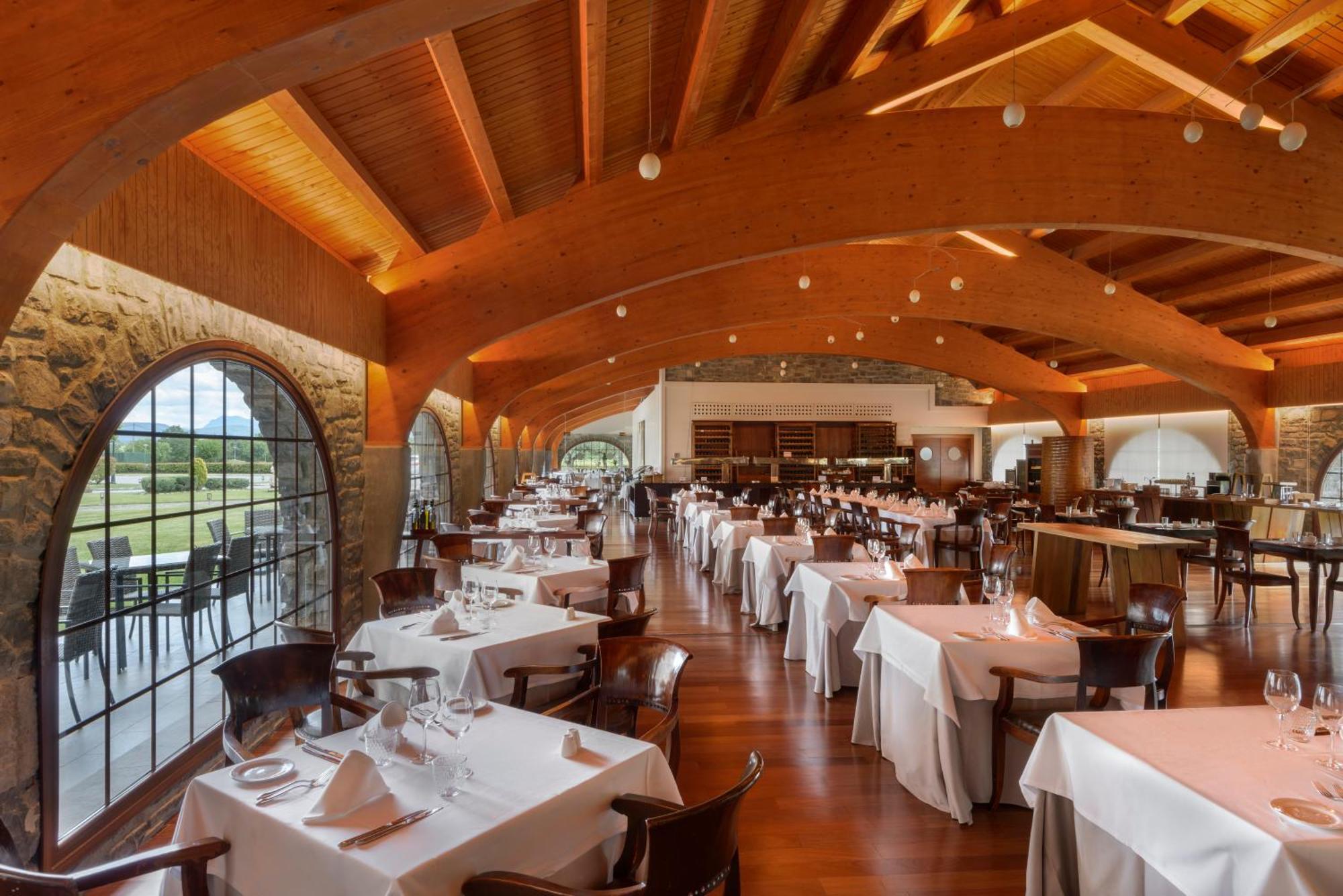 Hotel & Spa Monasterio De Boltana Luaran gambar Restaurant El Celler de Can Roca
