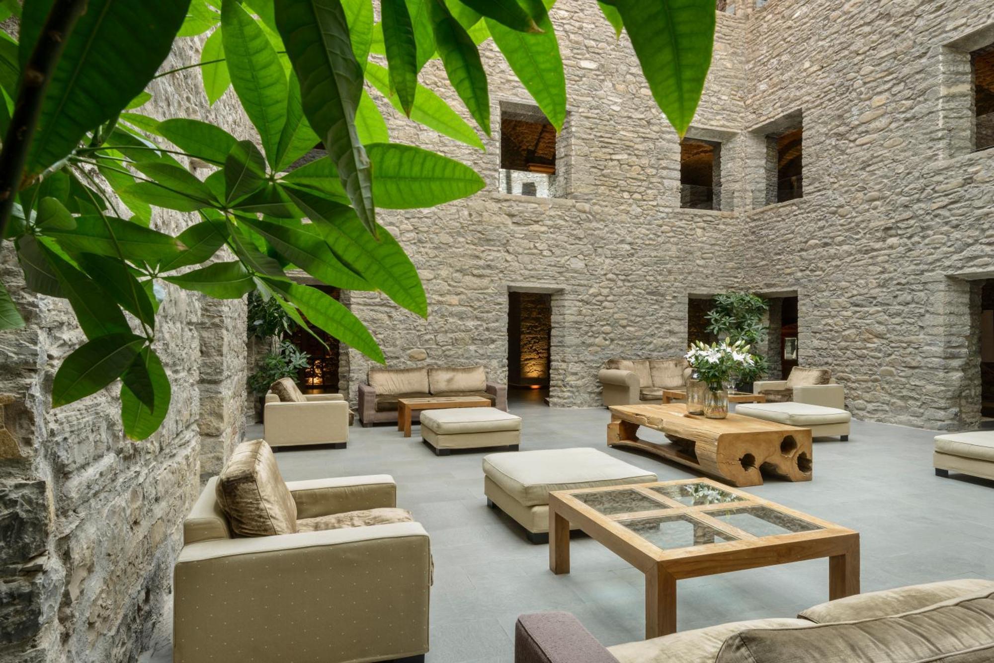 Hotel & Spa Monasterio De Boltana Luaran gambar The lobby