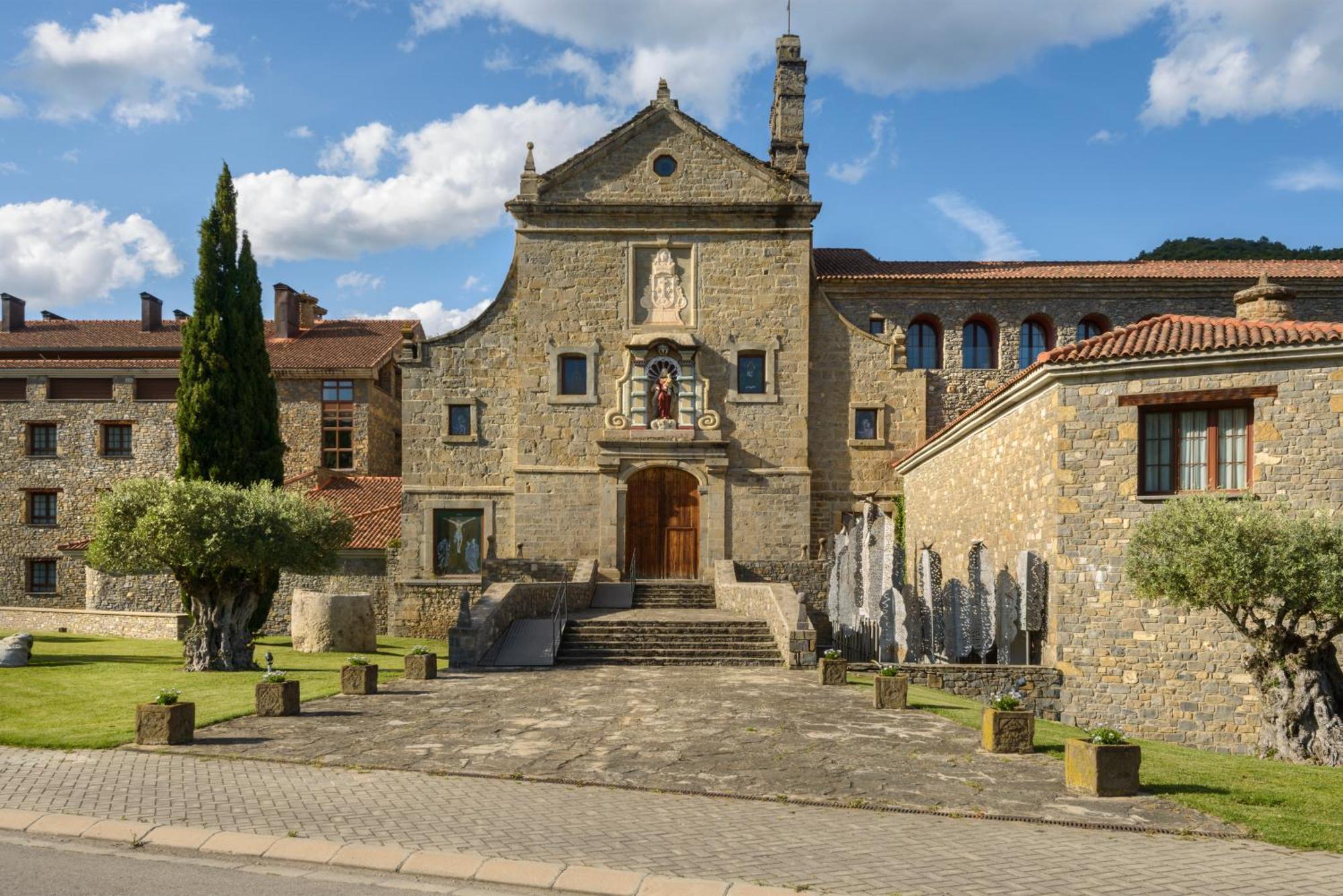 Hotel & Spa Monasterio De Boltana Luaran gambar The monastery of San Salvador de Valcavado