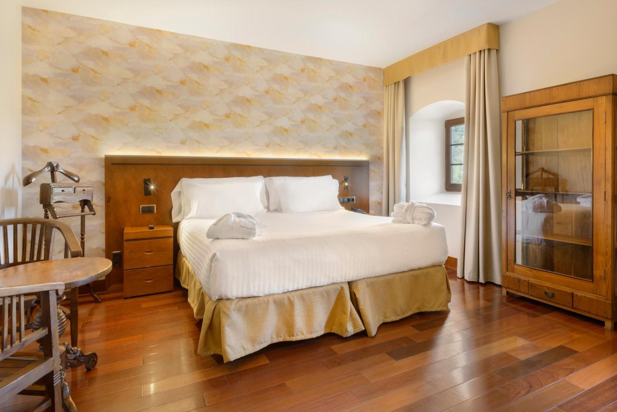 Hotel & Spa Monasterio De Boltana Luaran gambar A room at the hotel