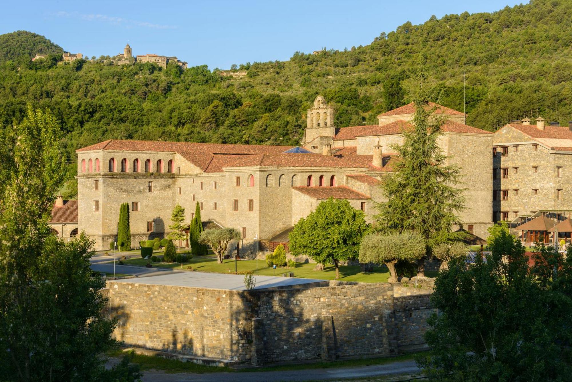 Hotel & Spa Monasterio De Boltana Luaran gambar The abbey in 2016