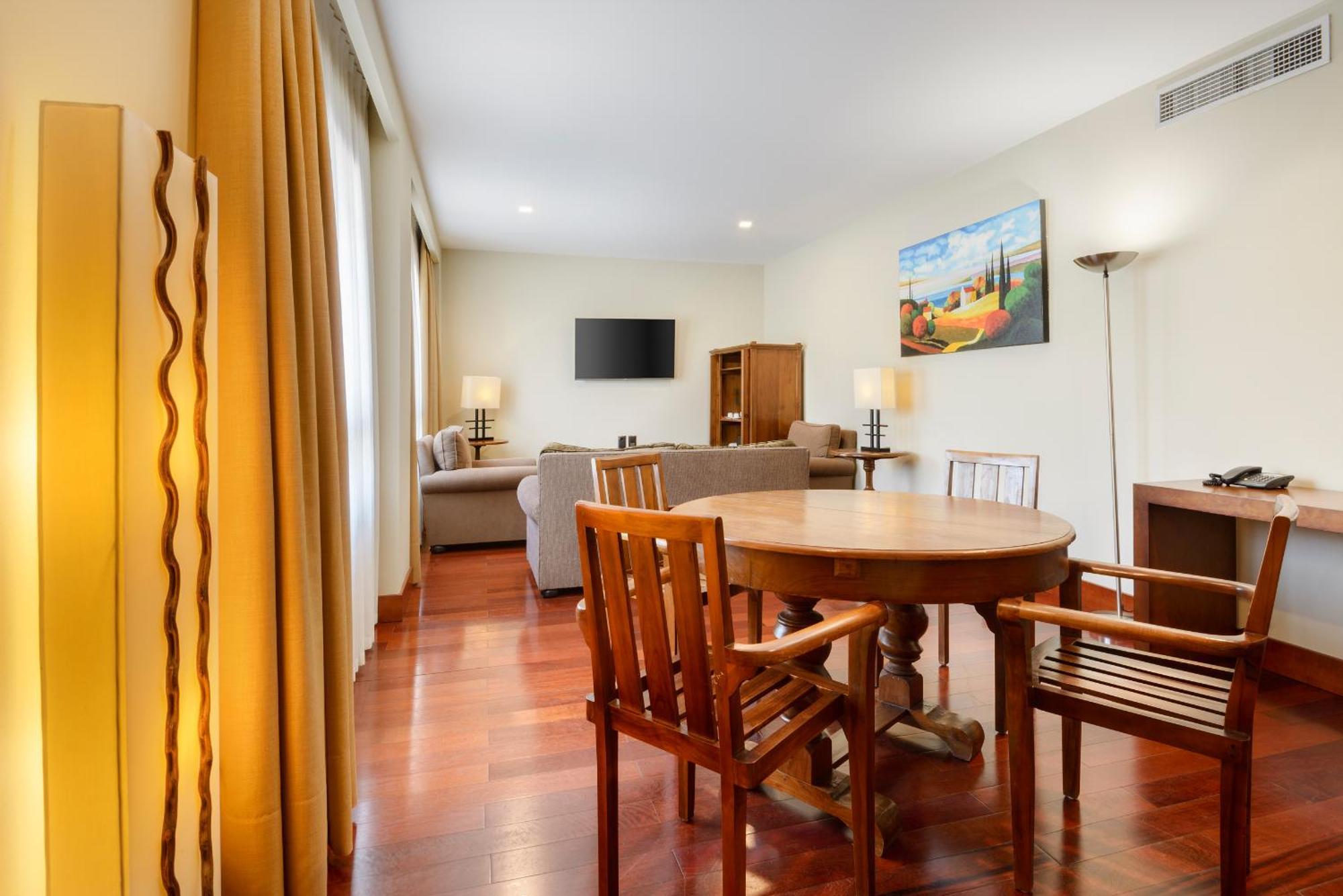 Hotel & Spa Monasterio De Boltana Luaran gambar Suite