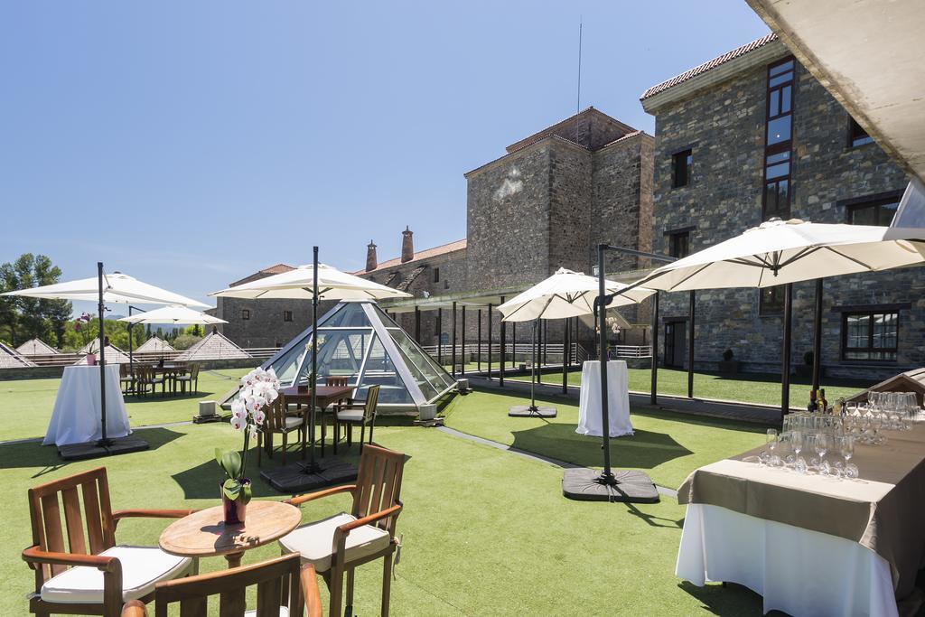 Hotel & Spa Monasterio De Boltana Luaran gambar The terrace of the hotel
