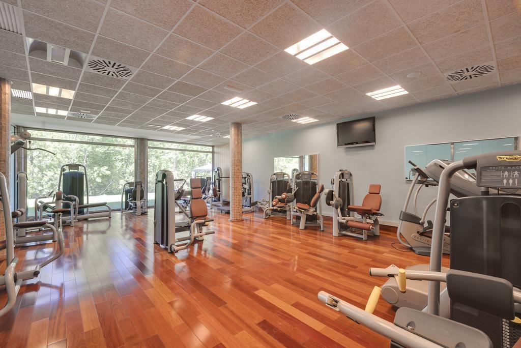 Hotel & Spa Monasterio De Boltana Luaran gambar The gym at the hotel