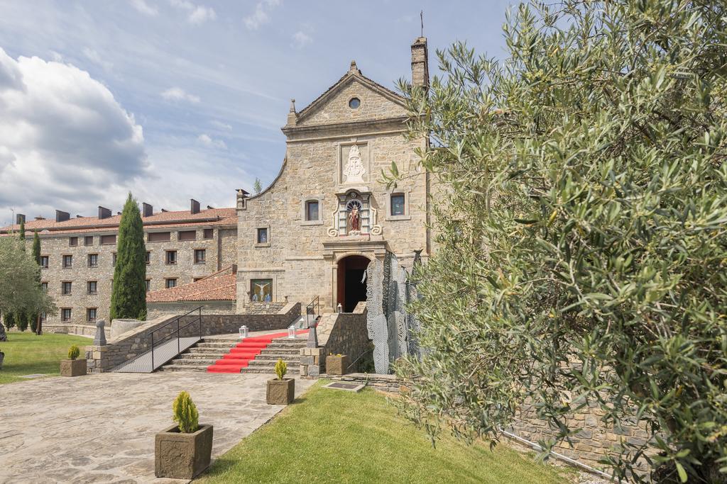 Hotel & Spa Monasterio De Boltana Luaran gambar The church of San Pietro